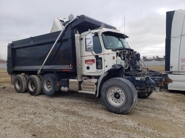 1M2AX13C8FM029206 - 2015 MACK 800 GU800 WHITE photo 9