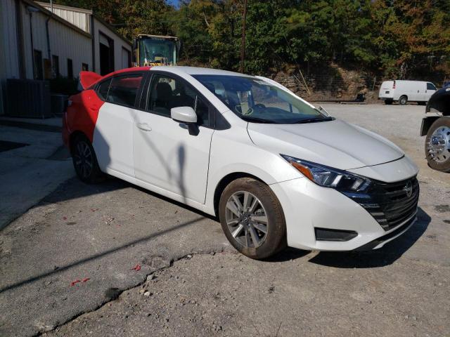 3N1CN8EV5PL825078 - 2023 NISSAN VERSA SV WHITE photo 4