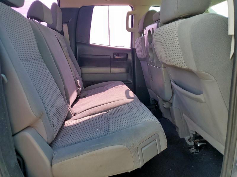 5TFRM5F10DX064853 - 2013 TOYOTA TUNDRA DOUBLE CAB SR5 SILVER photo 10