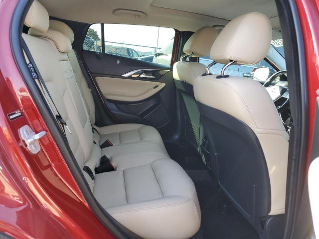SJKCH5CR4HA027914 - 2017 INFINITI QX30 BASE RED photo 11