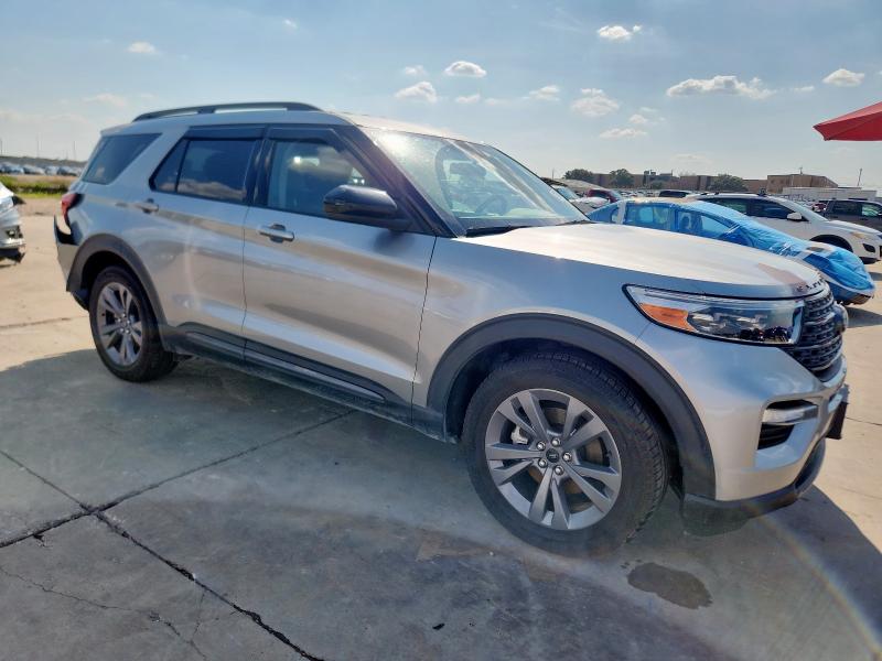 1FMSK7DH7NGC02047 - 2022 FORD EXPLORER XLT ვერცხლისფერი ფოტო 4