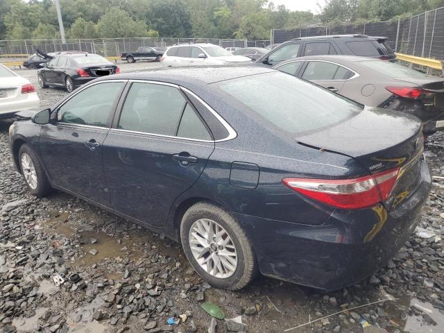 4T1BF1FK2GU231387 - 2016 TOYOTA CAMRY LE BLUE photo 2