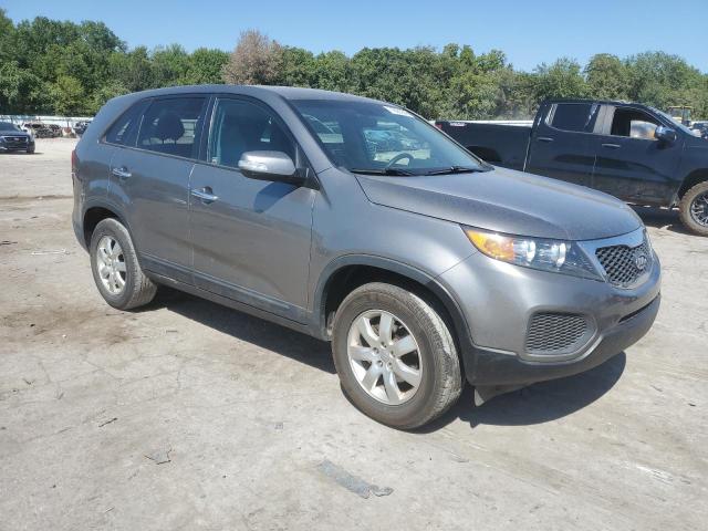 5XYKT3A18CG256734 - 2012 KIA SORENTO BASE GRAY photo 4