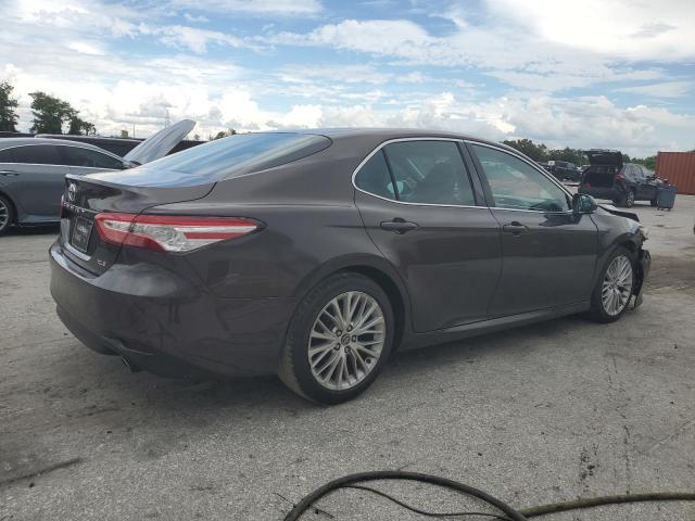 4T1B11HKXJU028847 - 2018 TOYOTA CAMRY L CHARCOAL photo 3