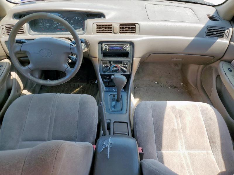 4T1BG22K6WU198210 - 1998 TOYOTA CAMRY CE Kırmızı fotoğraf 8