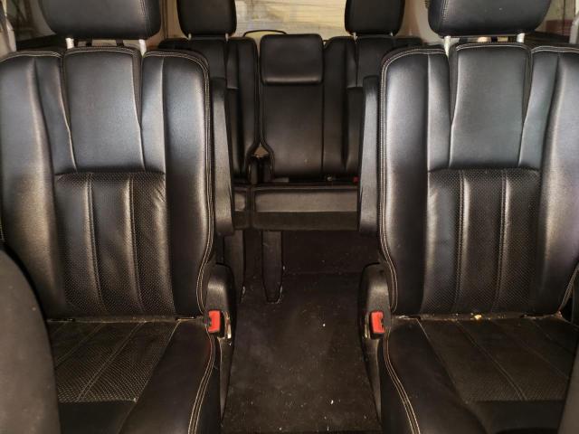 2A4RR8DG1BR703001 - 2011 CHRYSLER TOWN & COU TOURING L GOLD photo 10