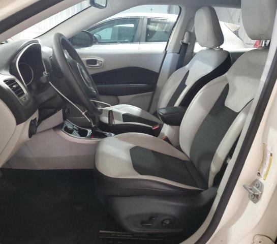 3C4NJDBB3KT653419 - 2019 JEEP COMPASS LATITUDE Weiß Foto 7