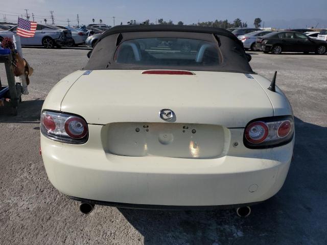 JM1NC25F060119679 - 2006 MAZDA MX-5 MIATA WHITE photo 10