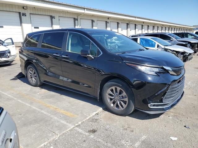 5TDYSKFC2PS083903 - 2023 TOYOTA SIENNA XLE BLACK photo 4