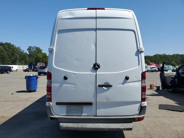 WD3PE8DC1E5940153 - 2014 MERCEDES-BENZ SPRINTER 2500 WHITE photo 6