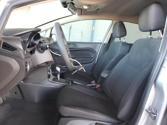 3FADP4EJ5JM132973 - 2018 FORD FIESTA SE ვერცხლისფერი ფოტო 7