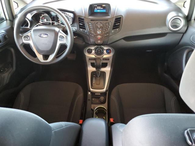 3FADP4EJ5JM132973 - 2018 FORD FIESTA SE ვერცხლისფერი ფოტო 8