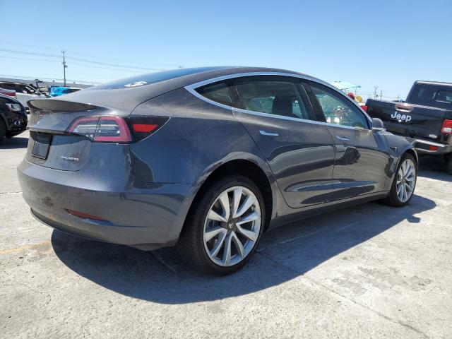 5YJ3E1EB5KF194687 - 2019 TESLA MODEL 3 GRAY photo 3