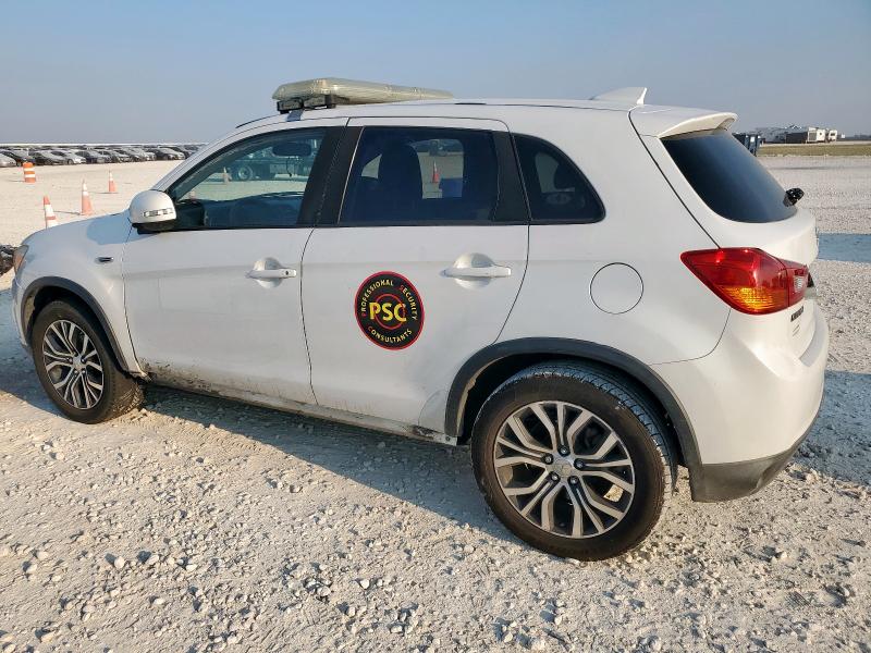 JA4AP3AU7HZ004244 - 2017 MITSUBISHI OUTLANDER ES WHITE photo 2