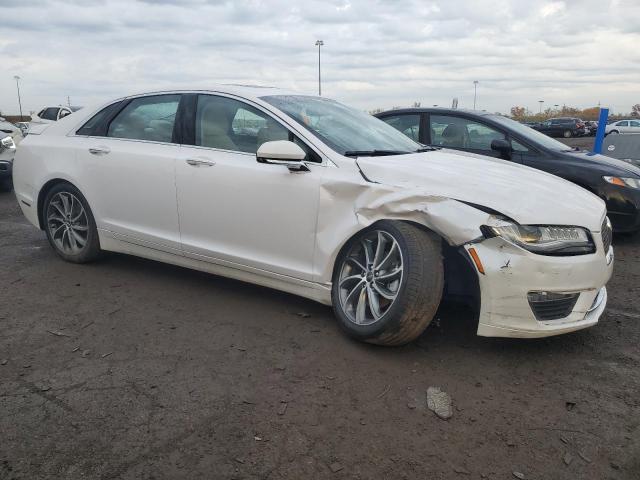 3LN6L5D96KR614444 - 2019 LINCOLN MKZ RESERVE I WHITE photo 4