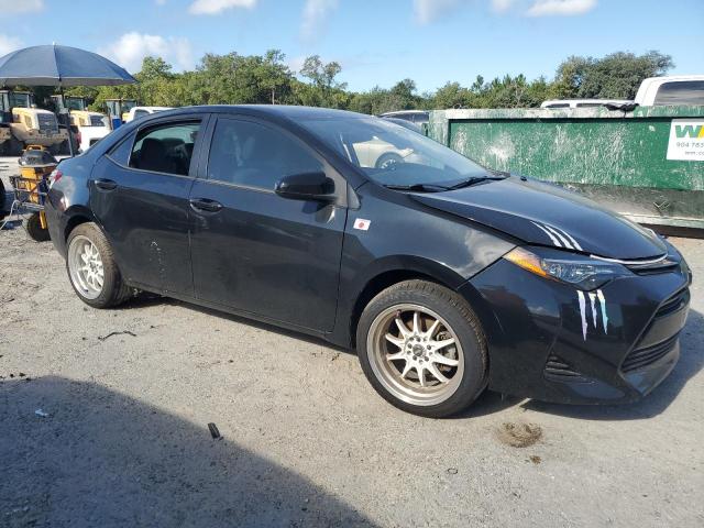 5YFBURHEXJP836519 - 2018 TOYOTA COROLLA L BLACK photo 4