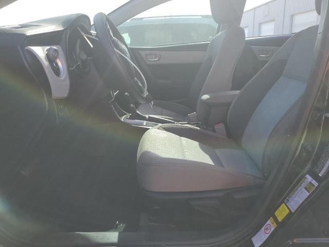 5YFBURHEXJP836519 - 2018 TOYOTA COROLLA L BLACK photo 7