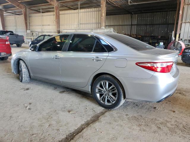 4T1BF1FK0GU148380 - 2016 TOYOTA CAMRY LE SILVER photo 2