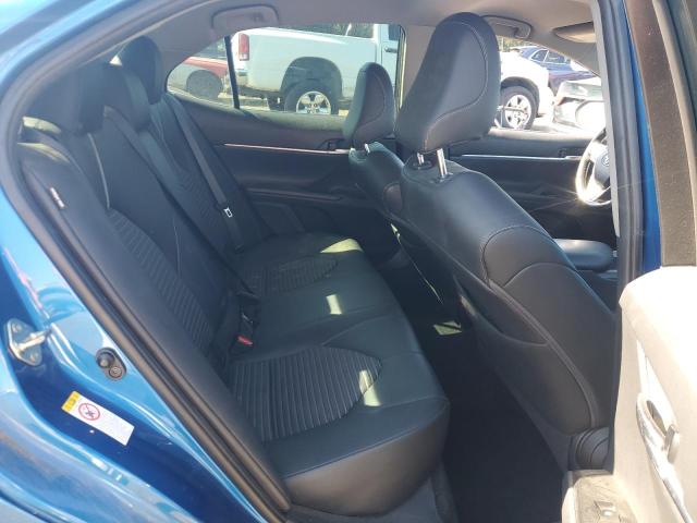 4T1B11HK0JU105032 - 2018 TOYOTA CAMRY L BLUE photo 10