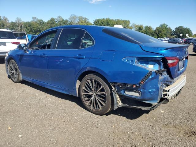 4T1B11HK0JU105032 - 2018 TOYOTA CAMRY L BLUE photo 2