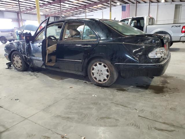 WDBJF65H7XA810832 - 1999 MERCEDES-BENZ E 320 BLACK photo 2