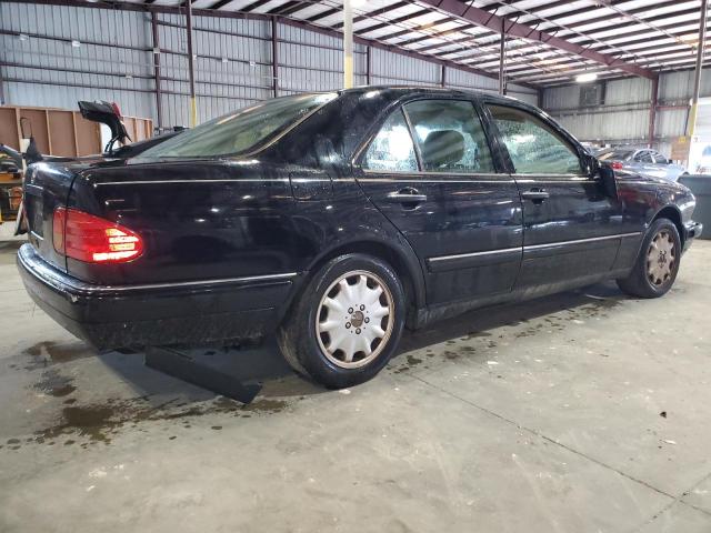 WDBJF65H7XA810832 - 1999 MERCEDES-BENZ E 320 BLACK photo 3