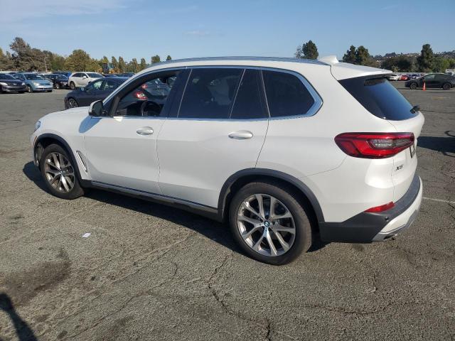 5UXCR6C56KLK89527 - 2019 BMW X5 XDRIVE40I WHITE photo 2