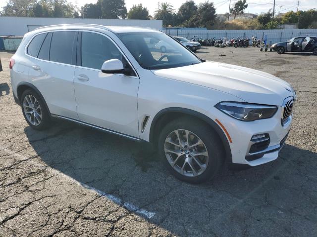 5UXCR6C56KLK89527 - 2019 BMW X5 XDRIVE40I WHITE photo 4