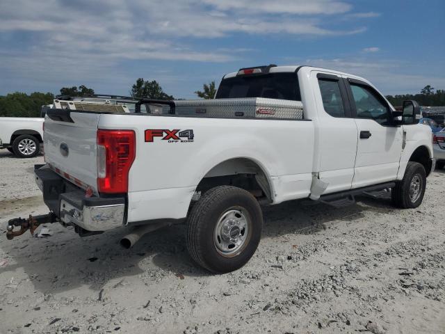 1FT7X2B62KED62716 - 2019 FORD F250 SUPER DUTY WHITE photo 3