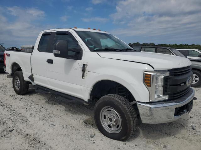 1FT7X2B62KED62716 - 2019 FORD F250 SUPER DUTY WHITE photo 4