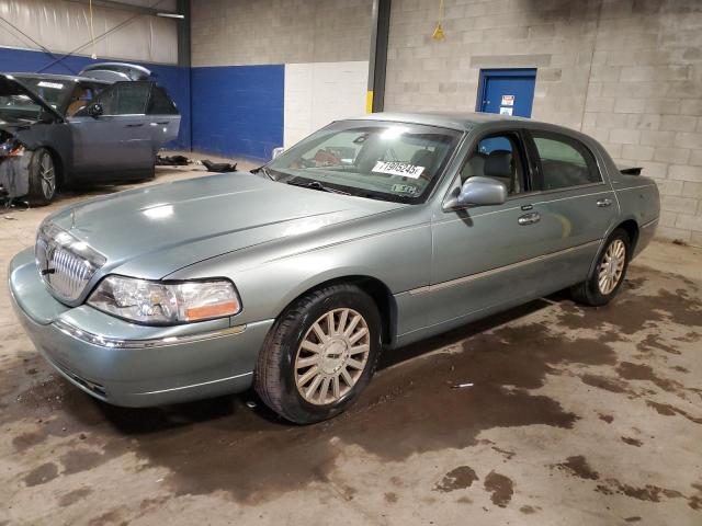 2003 LINCOLN TOWN CAR SIGNATURE, 