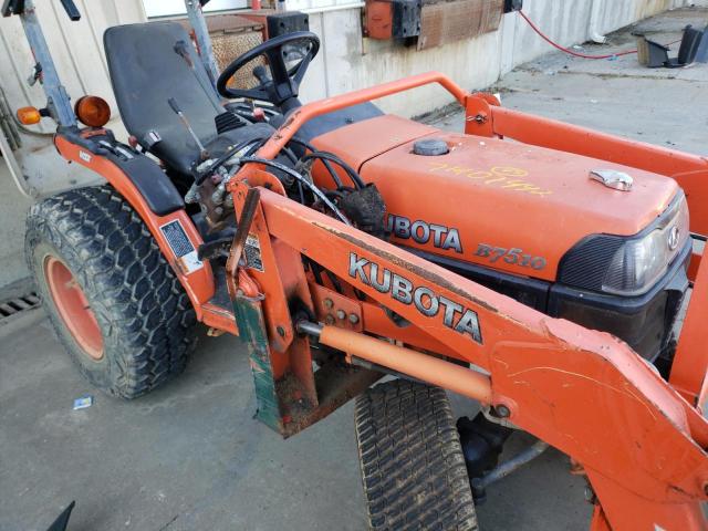 B7510 - 2005 KUTA TRACTOR ORANGE photo 9