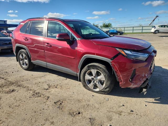 2T3P1RFV1PW360404 - 2023 TOYOTA RAV4 XLE MAROON photo 4