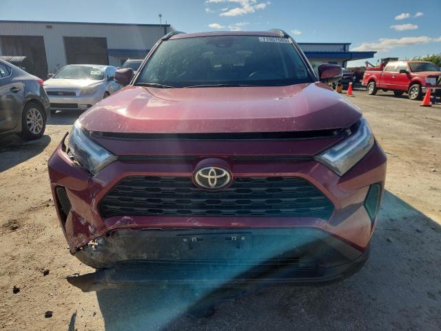 2T3P1RFV1PW360404 - 2023 TOYOTA RAV4 XLE MAROON photo 5
