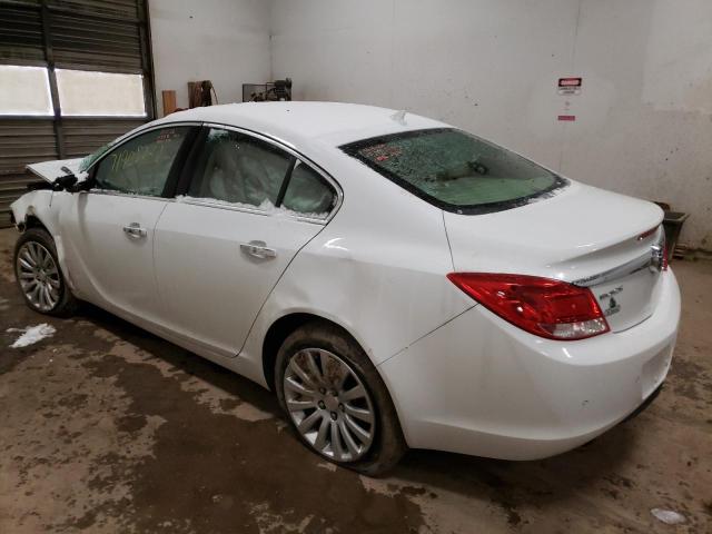 2G4GS5EV3D9161525 - 2013 BUICK REGAL PREMIUM WHITE photo 2