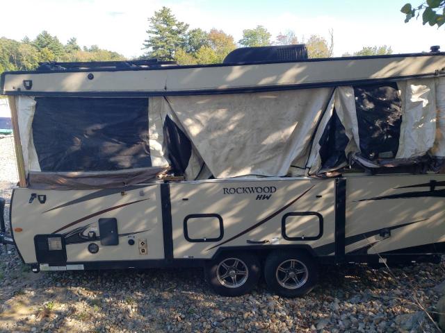 4X4CPR723JD304836 - 2018 WILDWOOD ROCKWOOD CREAM photo 3