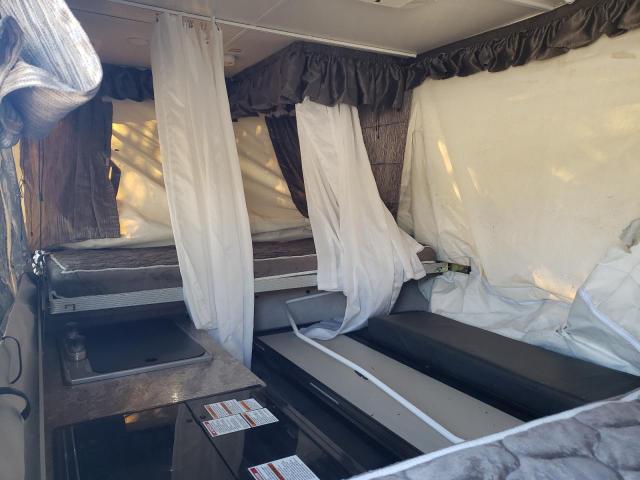 4X4CPR723JD304836 - 2018 WILDWOOD ROCKWOOD CREAM photo 6