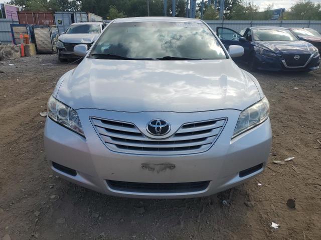 4T4BE46K39R094943 - 2009 TOYOTA CAMRY BASE ვერცხლისფერი ფოტო 5