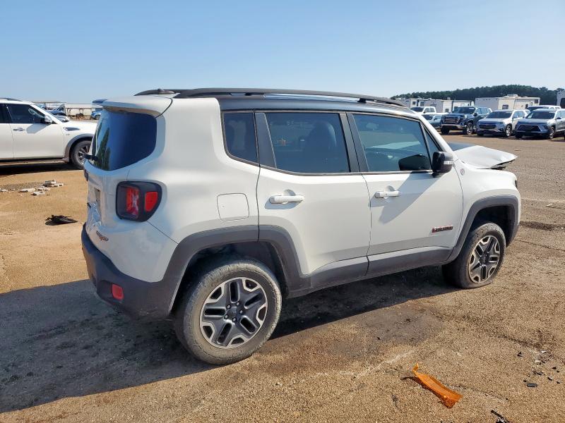ZACCJBCB5HPE52633 - 2017 JEEP RENEGADE TRAILHAWK WHITE photo 3