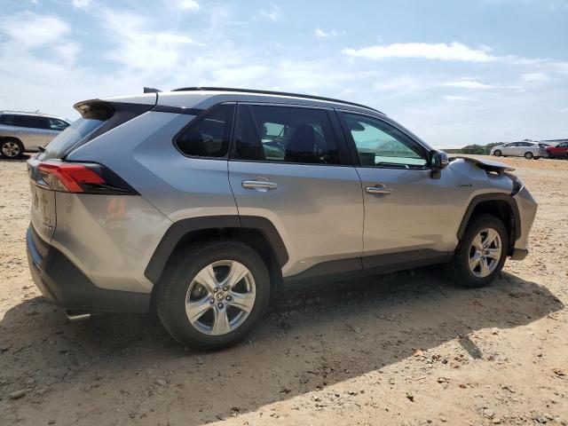 2T3RWRFVXMW117860 - 2021 TOYOTA RAV4 XLE SILVER photo 3