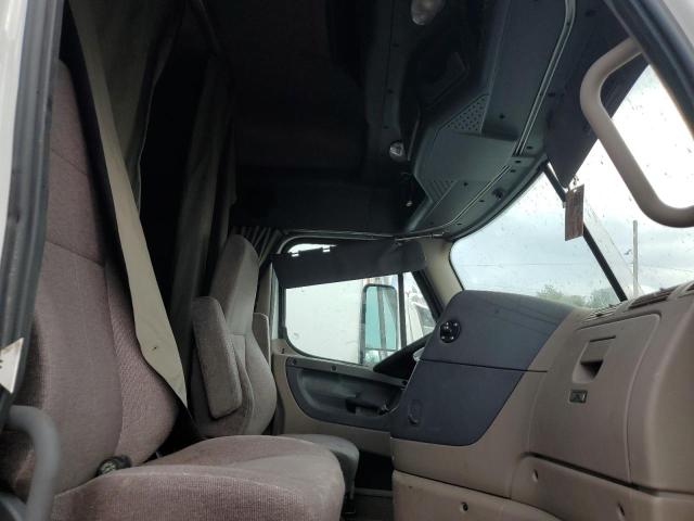 3AKJGHDV1JSJW5363 - 2018 FREIGHTLINER CASCADIA 1 白色 照片 5