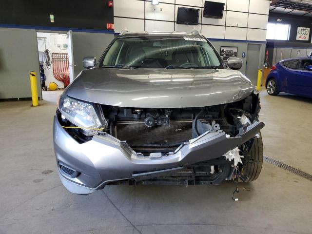 KNMAT2MV3GP697047 - 2016 NISSAN ROGUE S GRAY photo 5