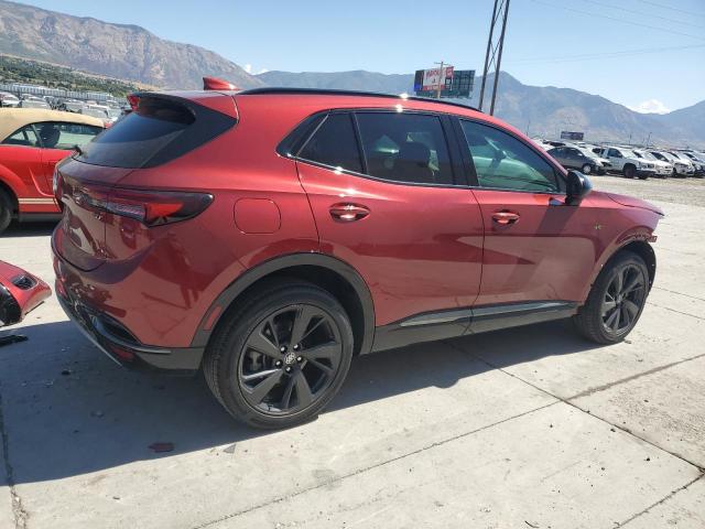 LRBFZMR48PD143180 - 2023 BUICK ENVISION PREFERRED წითელი ფოტო 3