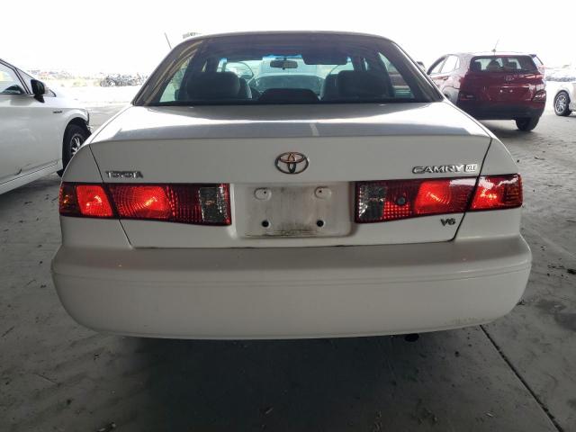 4T1BF28K31U967670 - 2001 TOYOTA CAMRY LE 白色 照片 6