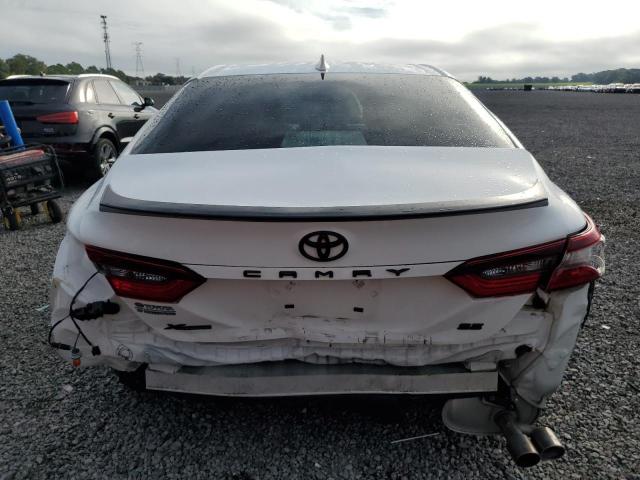 4T1G11AK3PU755434 - 2023 TOYOTA CAMRY SE NIGHT SHADE WHITE photo 6
