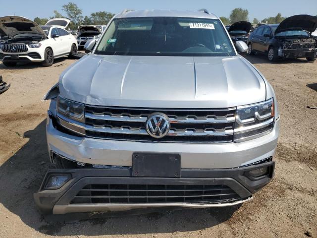 1V2KR2CA1JC590934 - 2018 VOLKSWAGEN ATLAS SE Արծաթագույն լուսանկար 5