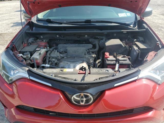 JTMBFREV2HJ121215 - 2017 TOYOTA RAV4 LE წითელი ფოტო 12