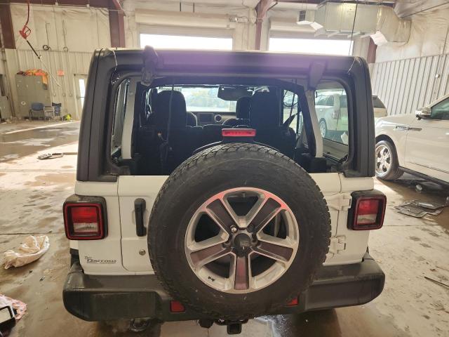 1C4HJXEGXJW228682 - 2018 JEEP WRANGLER U SAHARA თეთრი ფოტო 6