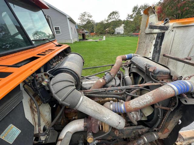 1FUJAHAS41LH39495 - 2001 FREIGHTLINER CONVENTION FLD120 ORANGE photo 7