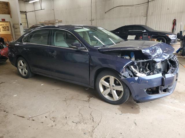 1VWBN7A36DC087478 - 2013 VOLKSWAGEN PASSAT SE BLUE photo 4